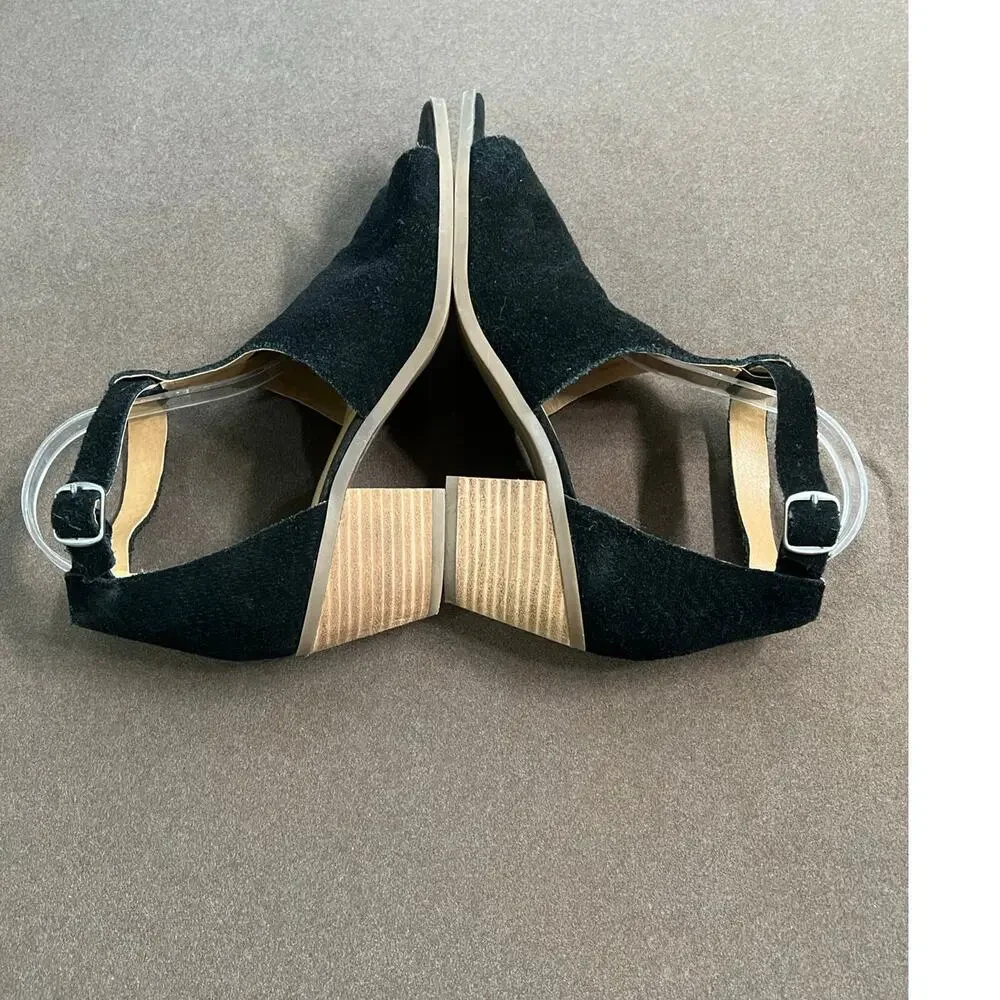 Lucky Brand Baxley Black Suede Peep Toe Stacked Heel Sandal Womem's Size 8.5